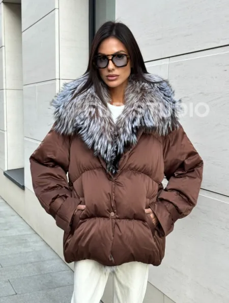 Женский зимний пуховик с мехом чернобурки - фото 4