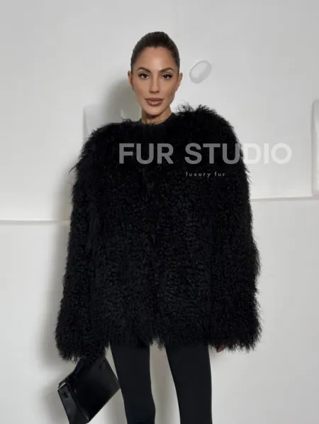 Черная шуба из меха ламы воротник шанель - фото 4