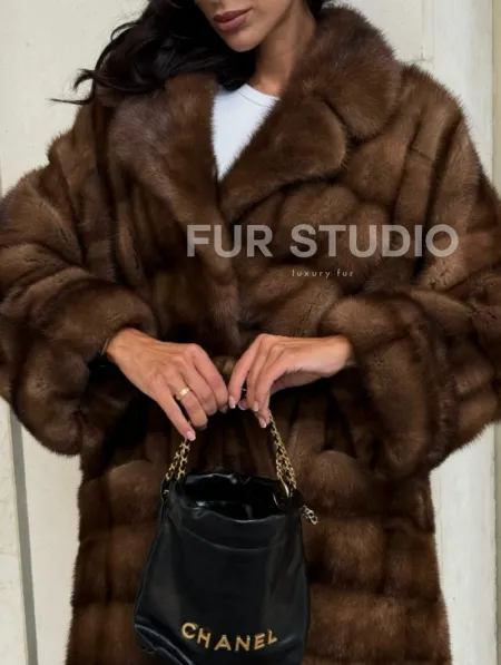 Норковая шуба в цвете соболь с английским воротником - фото 3