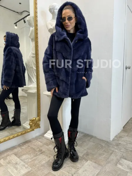 Короткая шуба из импортной норки с капюшоном - фото 6