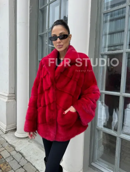 Полушубок норковый в гранатовом оттенке - фото 5