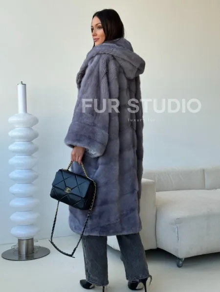 Голубая норковая шуба с капюшоном oversize - фото 6