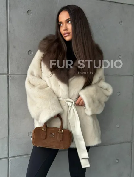Светлая норковая шуба oversize - воротник куница - фото 6