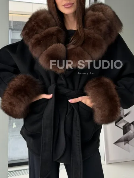 Пальто с капюшоном из финского песца - фото 1