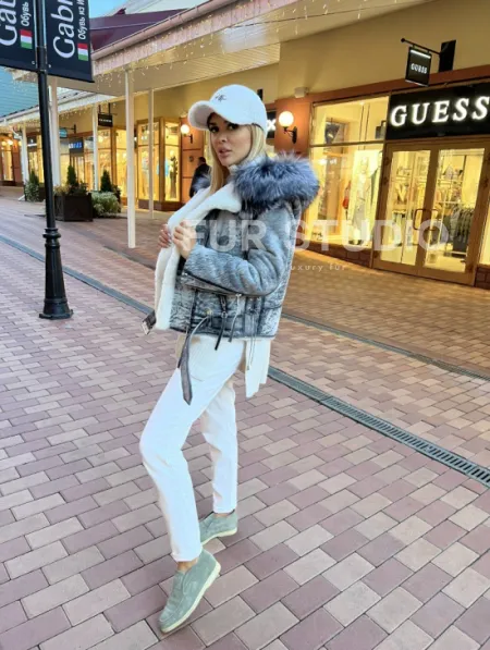 Авиатор из винтажной кожи с меховым капюшоном - фото 5