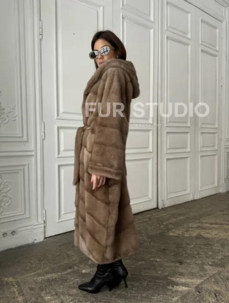 Норковое кимоно с капюшоном в цвете пастель - фото 5