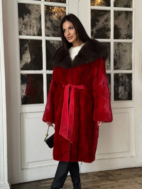 Красное меховое кимоно из аукционной норки с капюшоном куница - фото 7