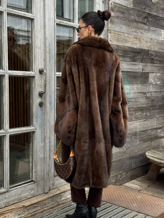 Шуба - кимоно Chic Fashion из норки орех с английским воротником - фото 4