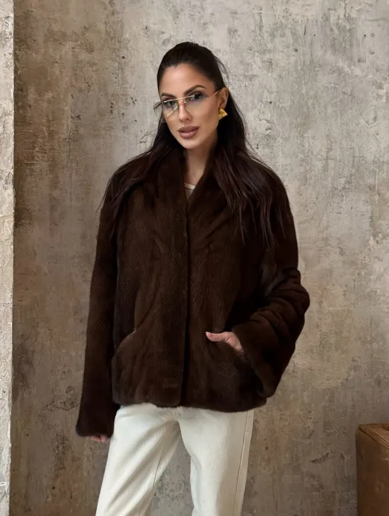 Полушубок женский из меха аукционной норки Браун Вельвет - фото 10