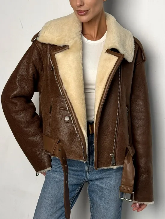 Короткая зимняя женская дубленка авиатор - фото 8