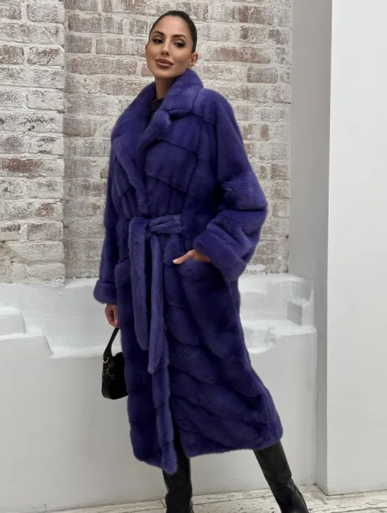 Норковая шуба кимоно с английским воротником в фиолетовом цвете - фото 8