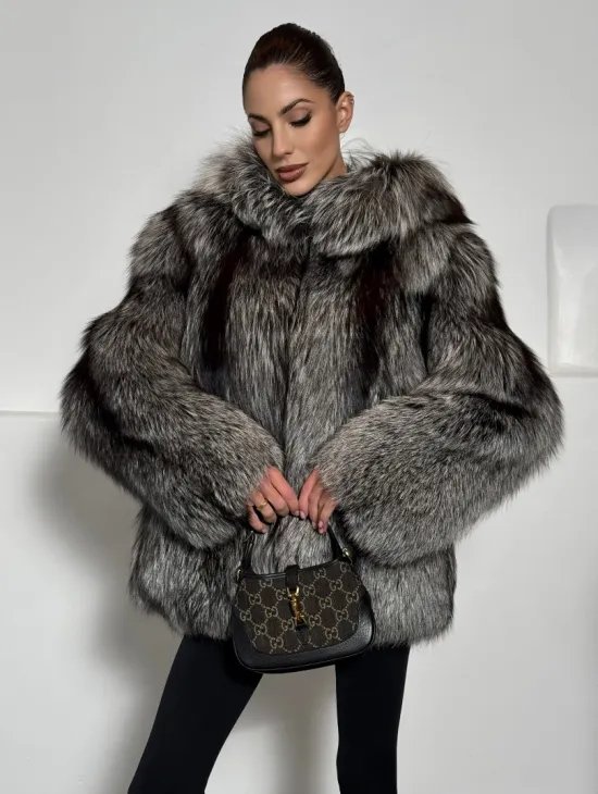 Полушубок из чернобурки с капюшоном цельные пластины - фото 4