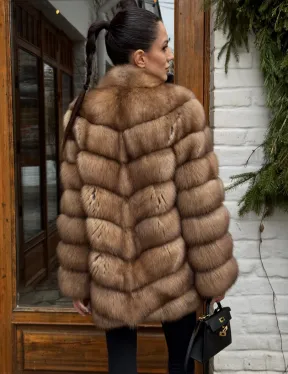 Полушубок из куницы с воротником V-образным - фото 6