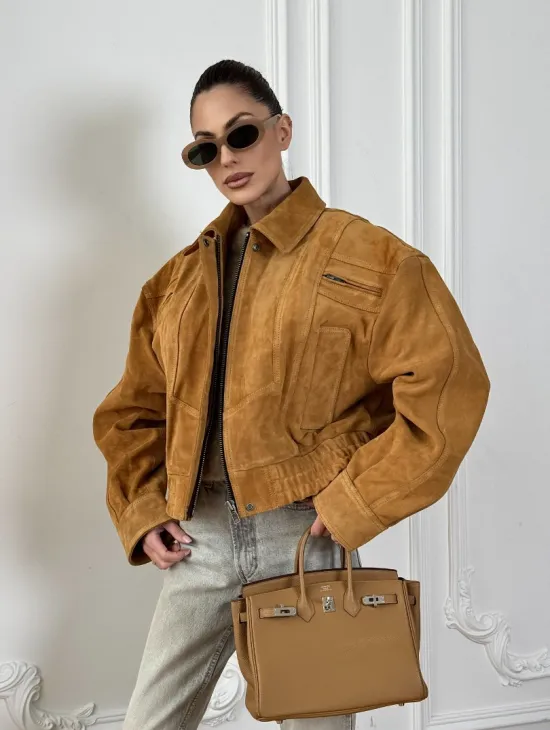 Женская замшевая куртка бомбер Camel  - «High street style» - фото 9