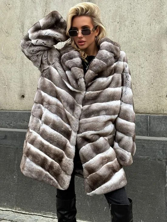 Женская серая шуба из элитного шиншиллового кролика (рекса) с английским воротником - фото 4