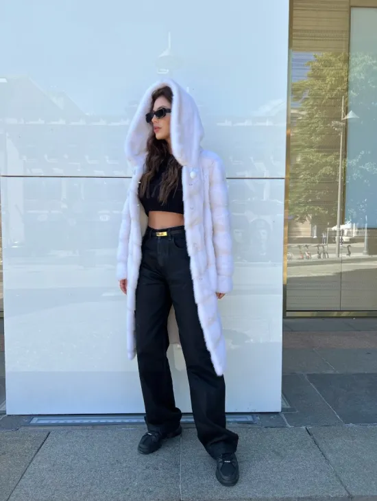 Шуба из европейской норки в цвете паломино с капюшоном - фото 2