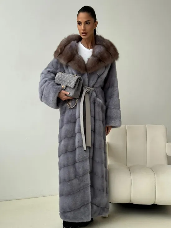 Голубая норковая шуба с капюшоном куницы - фото 7