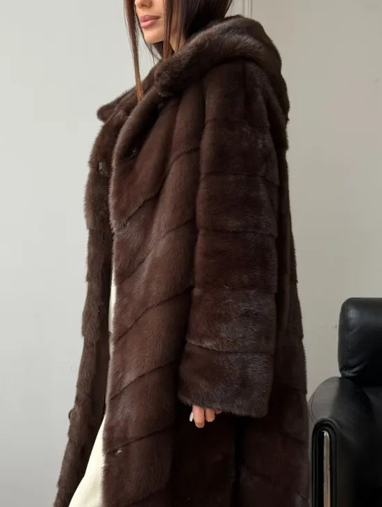 Коричневая норковая шуба с капюшоном - фото 1