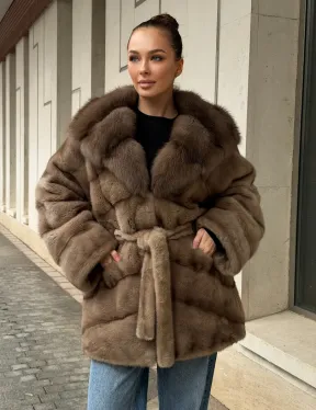 Полушубок норковый с капюшоном из меха куницы - фото 9