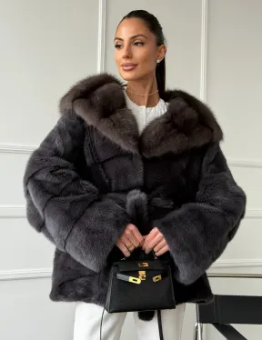 Графитовая шуба с капюшоном из куницы - фото 7