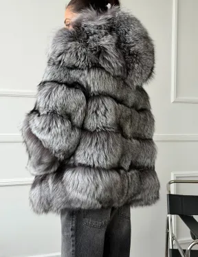 Шуба из меха чернобурки с капюшоном - серая - фото 2