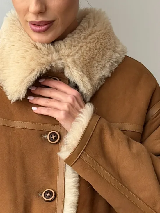 Двухсторонняя женская замшевая дубленка - фото 1