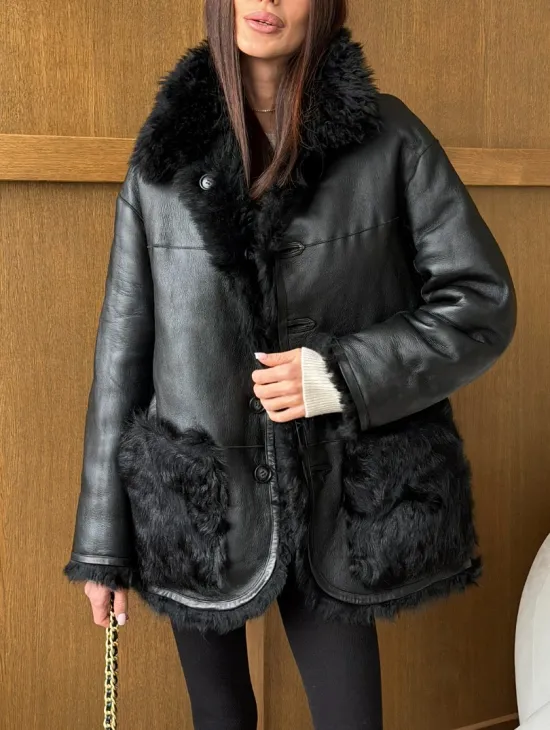 Черная двухсторонняя дубленка из меха тиградо - фото 3