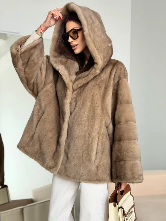 Короткая зимняя норковая шуба с капюшоном - фото 6