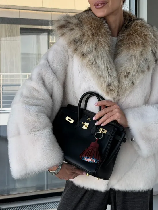 Белое норковое пончо-шуба с капюшоном из рыси - фото 1