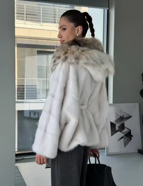 Белое норковое пончо-шуба с капюшоном из рыси - фото 8