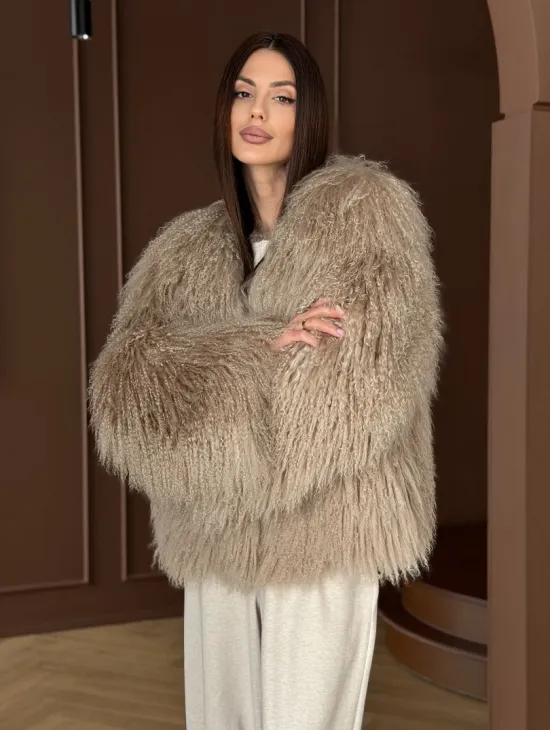 Шуба из натурального меха ламы - фото 11