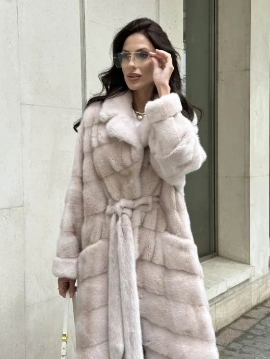 Бежевая норковая шуба в цвете пудра - фото 5